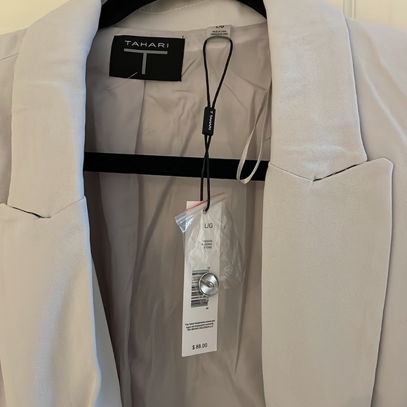 NWT Tahari Cuffed Sleeves Open Front Blazer in Stone/ Light Gray in size Large - Picture 4 of 9